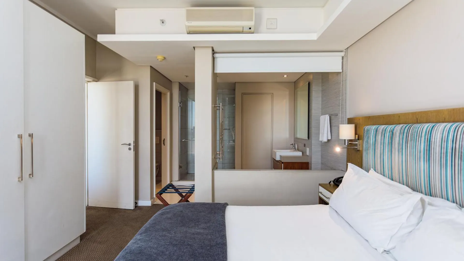 Harbour Bridge 326 By Ctha Apartment Cape Town