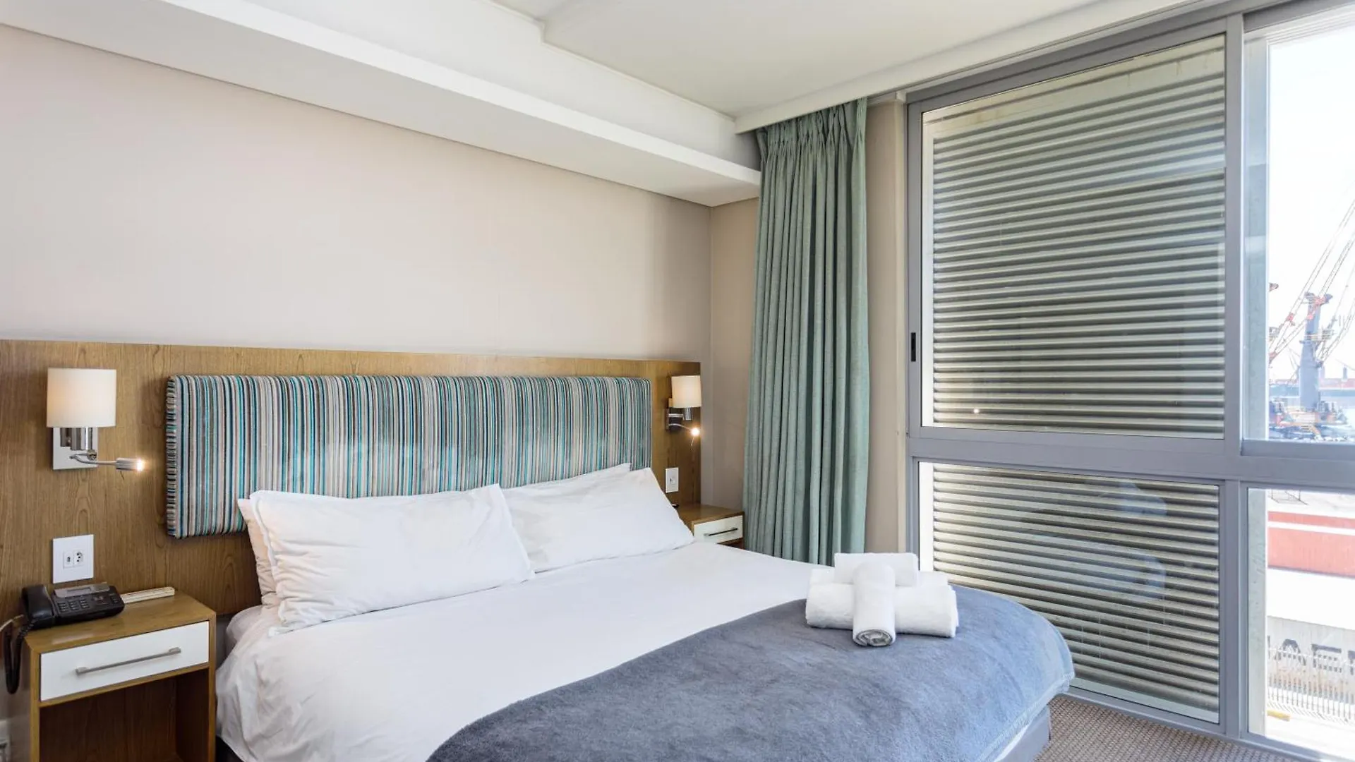 Harbour Bridge 326 By Ctha Apartment Cape Town