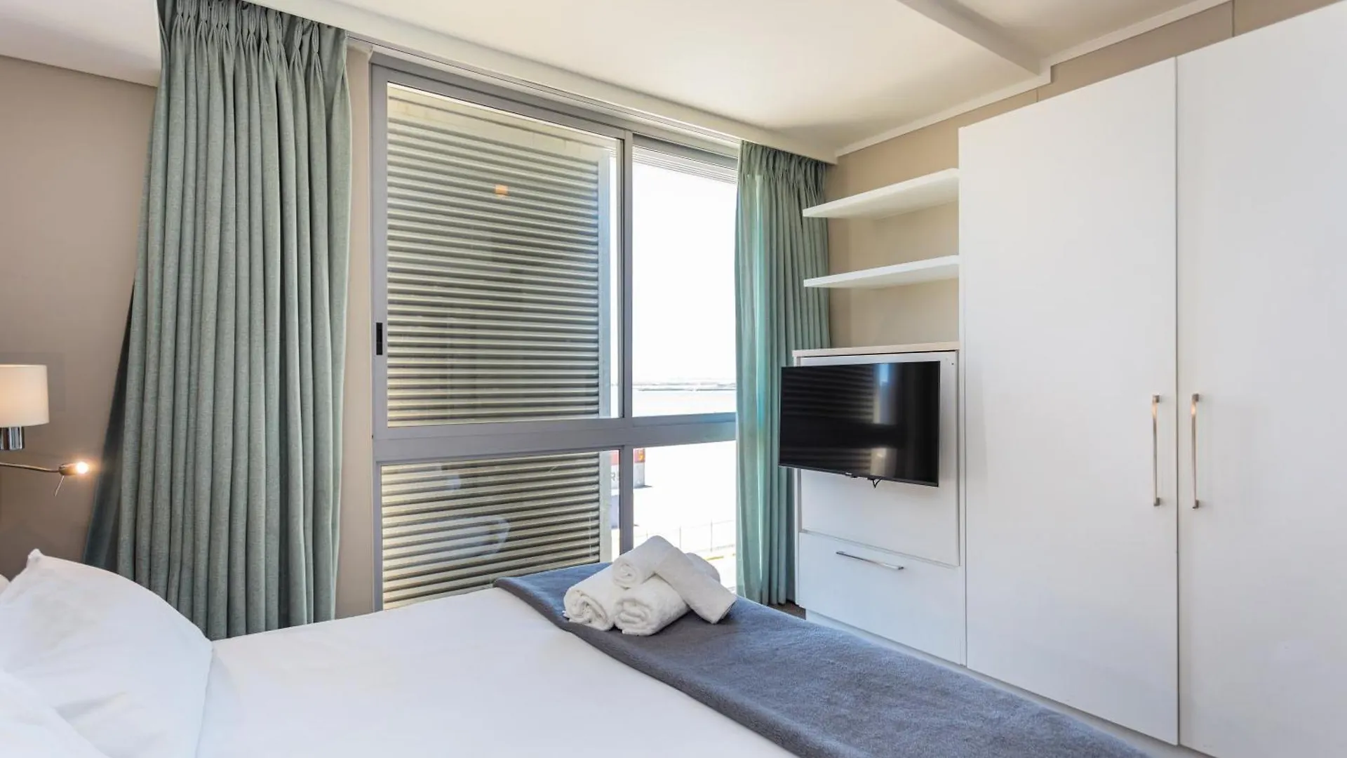 Harbour Bridge 326 By Ctha Apartment Cape Town