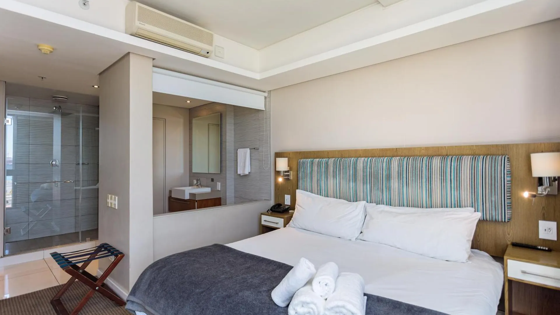Harbour Bridge 326 By Ctha Apartment Cape Town 0*,