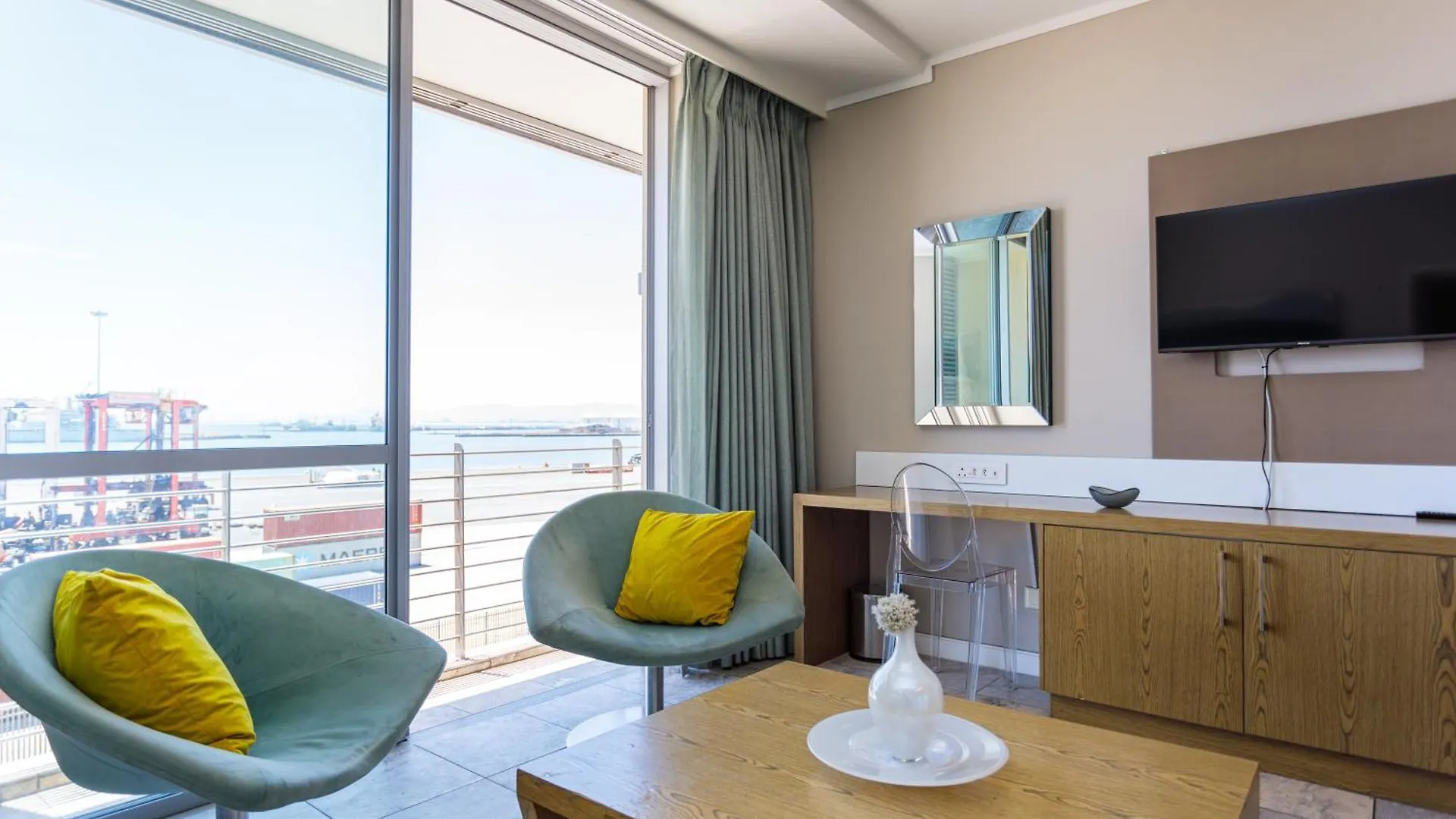 Harbour Bridge 326 By Ctha Apartment Cape Town 0*,