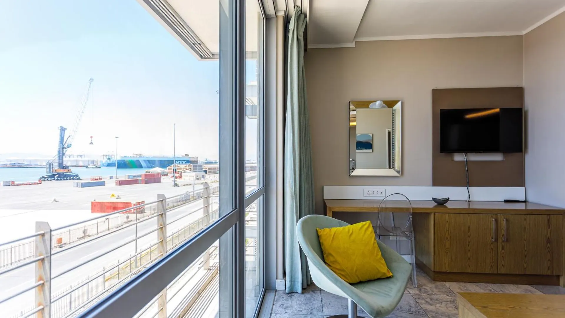 Harbour Bridge 326 By Ctha Apartment Cape Town South Africa